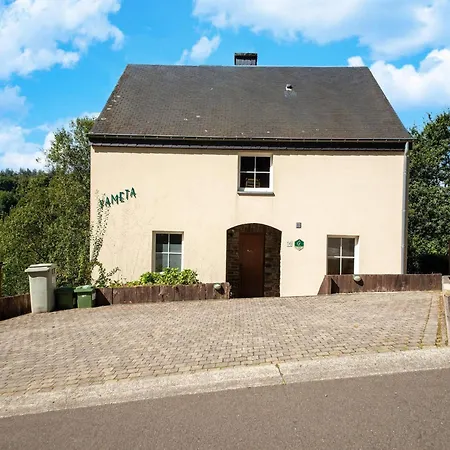 Forest Retreat In Bouillon, Cleaning Included Apartmán