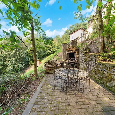 Forest Retreat In Bouillon, Cleaning Included Apartmán